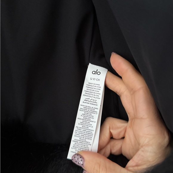 ALO Yoga Opulent Faux Fur Cropped Jacket Black - Picture 9 of 14